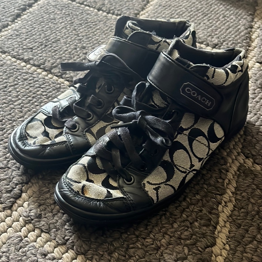 Well Loved Coach Zoey shoes ♥️